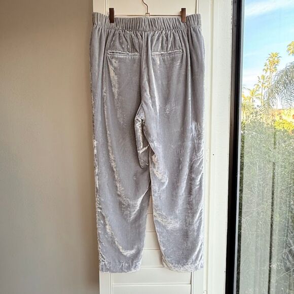Crushed Velvet Relaxed Fit Tapered Leg Cropped Pant in Silver Grey size Medium - Picture 7 of 10